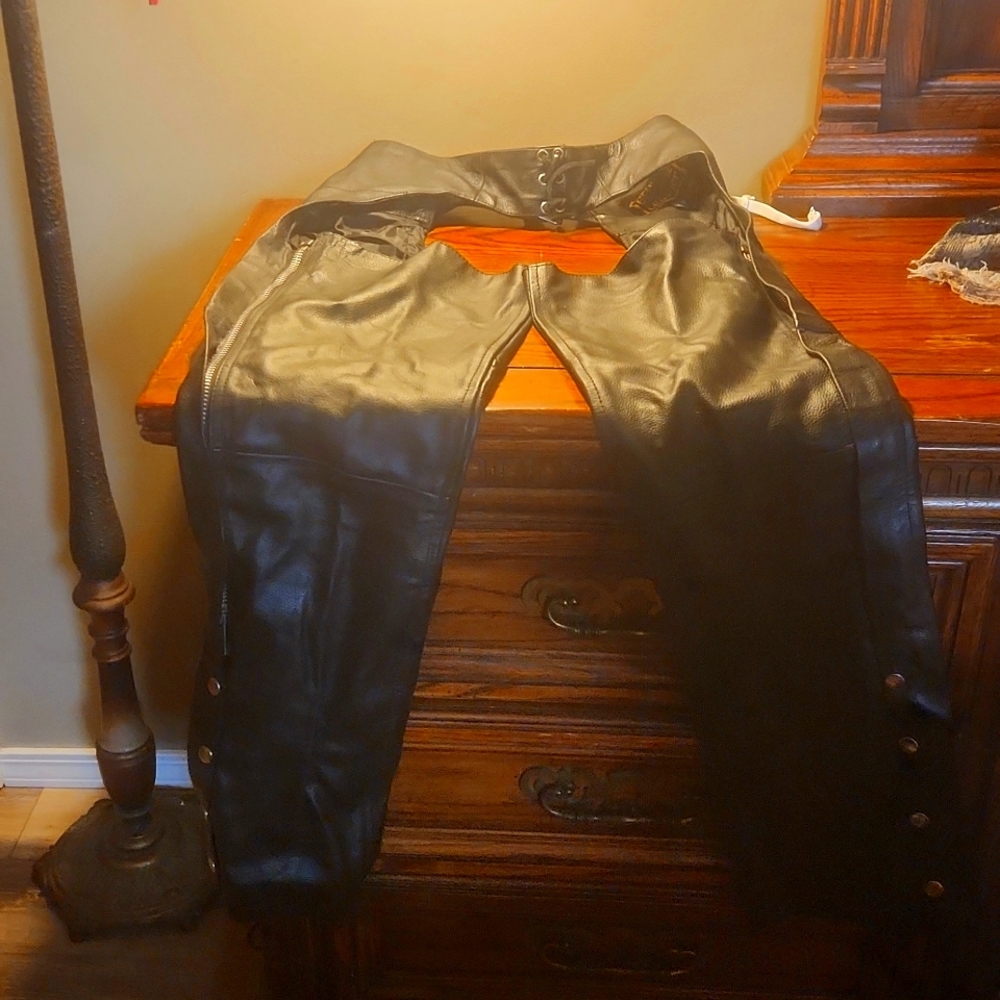 Leather motorcycle chaps